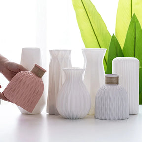 Chic Nordic Plastic Flower Pot